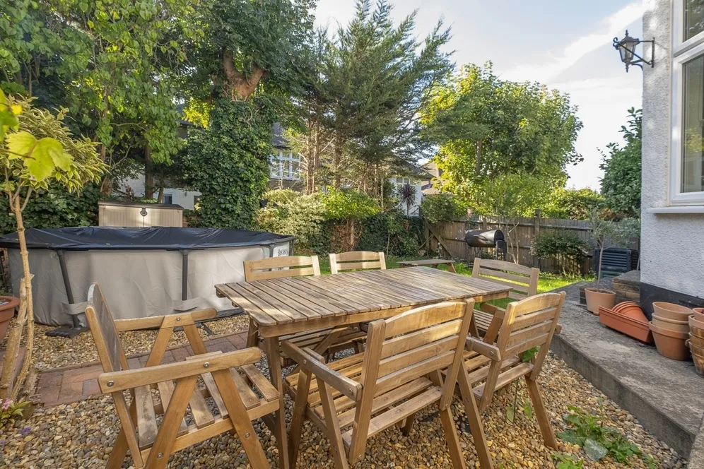 Glendale Drive London SW19 photo 13