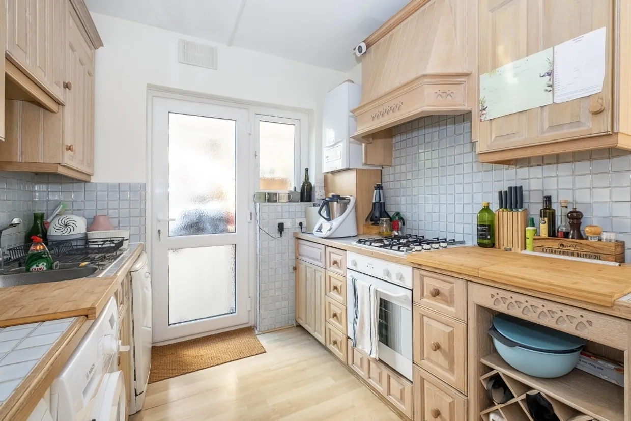 Glendale Drive London SW19 photo 15