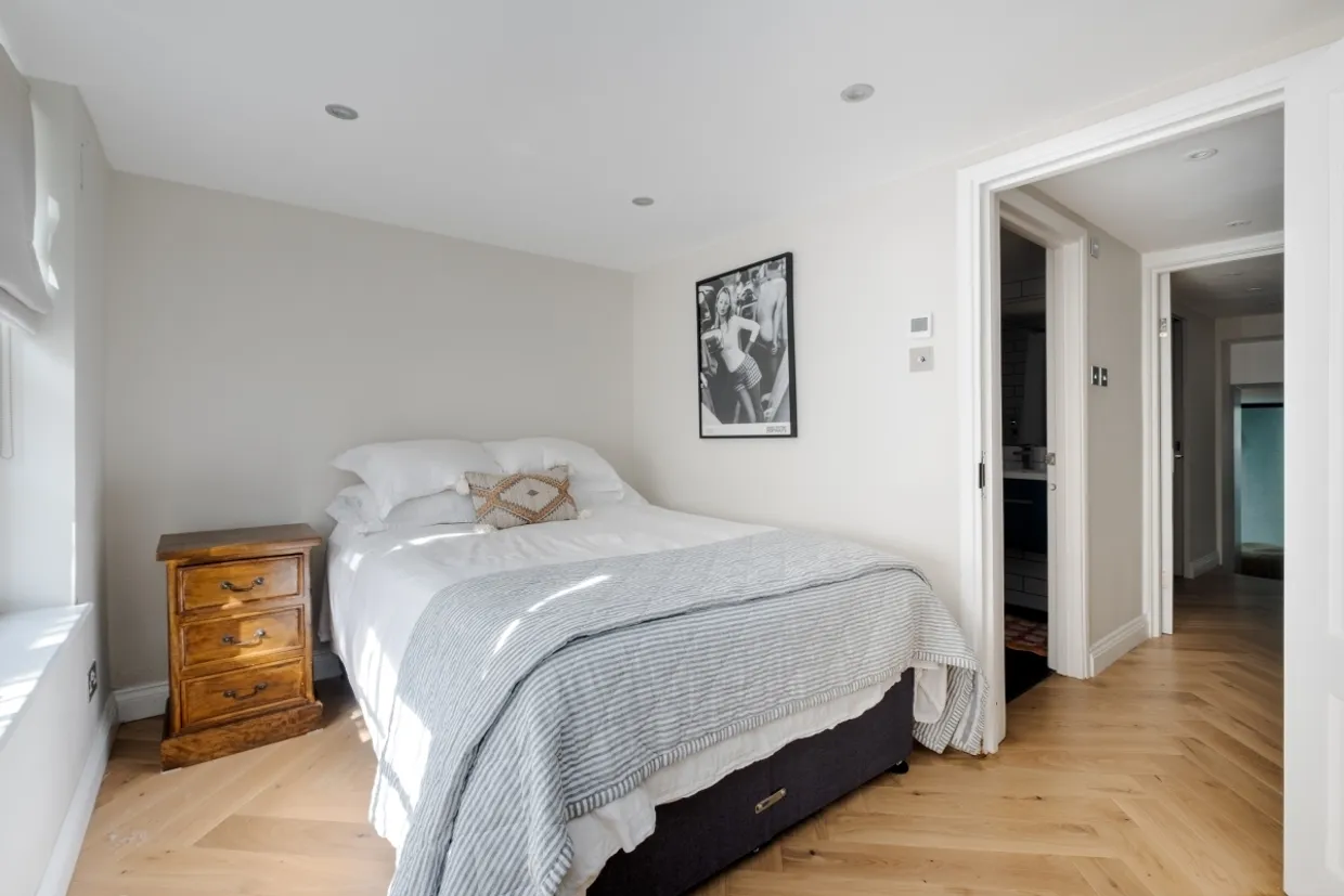 Offord Road London N1 photo 11