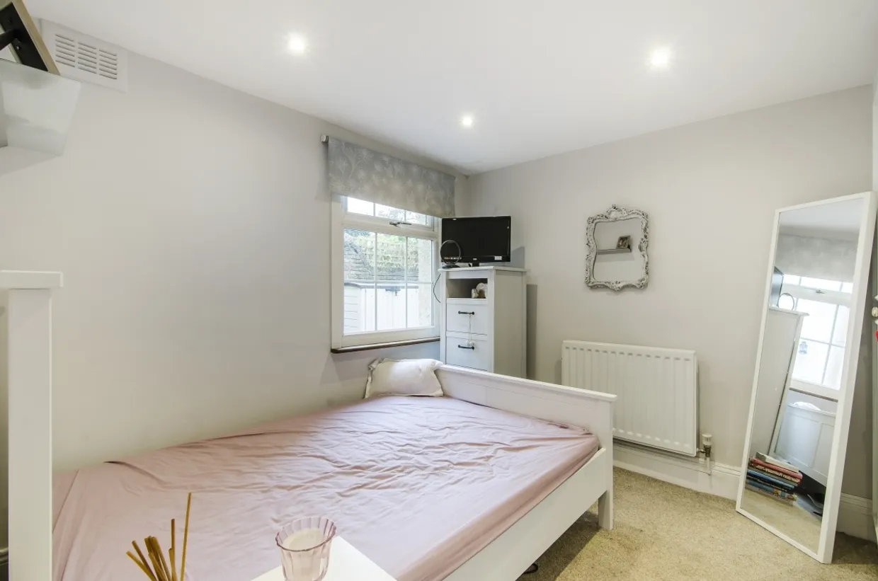 Ravenswood Road London SW12 photo 6