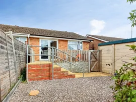 Miller Close, Kettering thumb 2