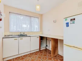 Miller Close, Kettering thumb 3
