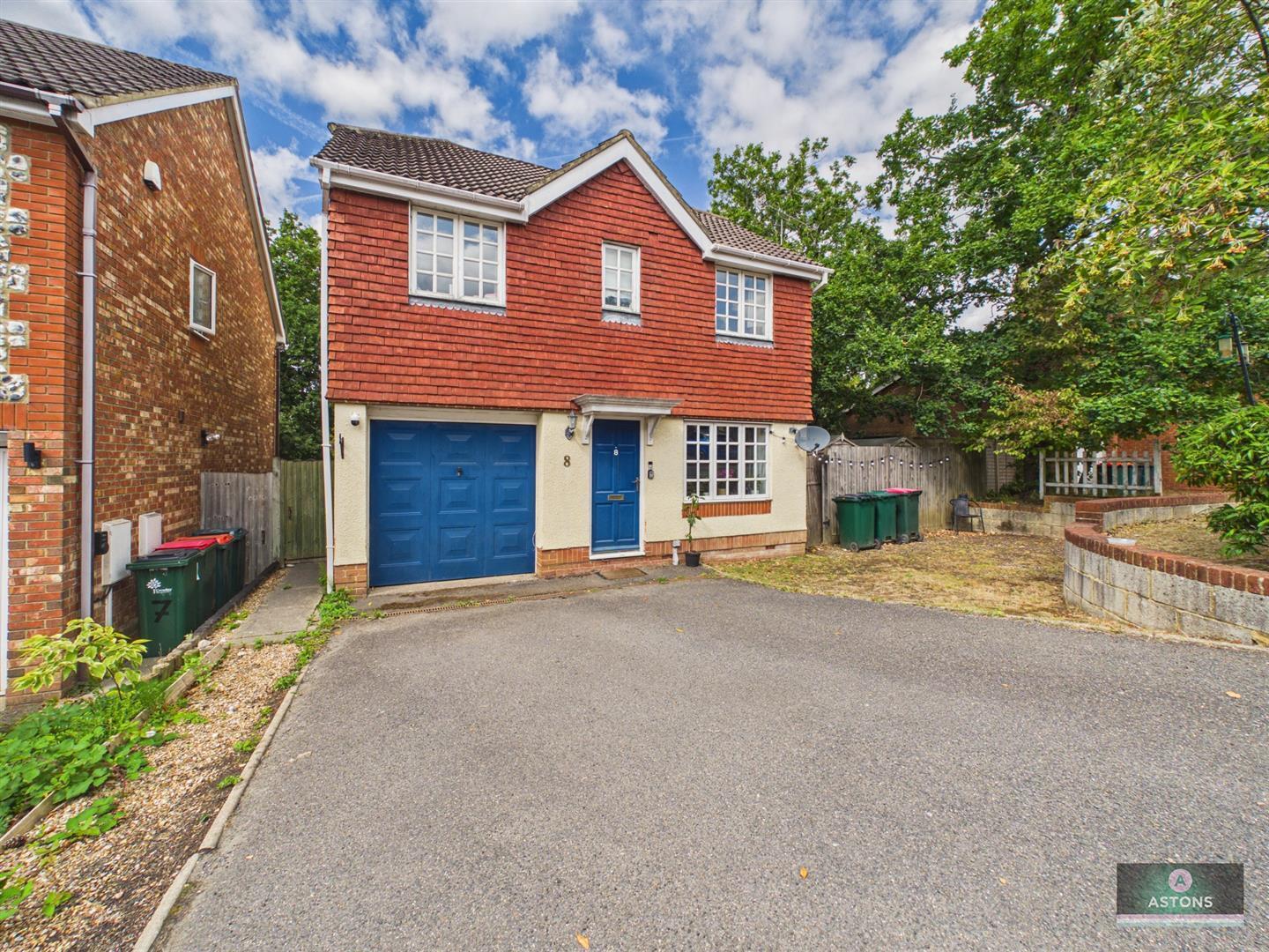 Ritchie Close, Maidenbower, Crawley Image 1