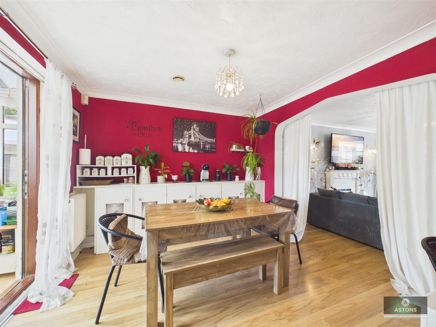 Ritchie Close, Maidenbower, Crawley Image 11