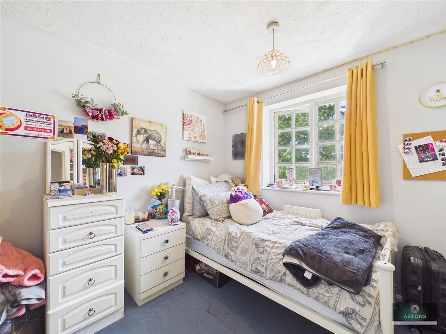 Ritchie Close, Maidenbower, Crawley Image 15