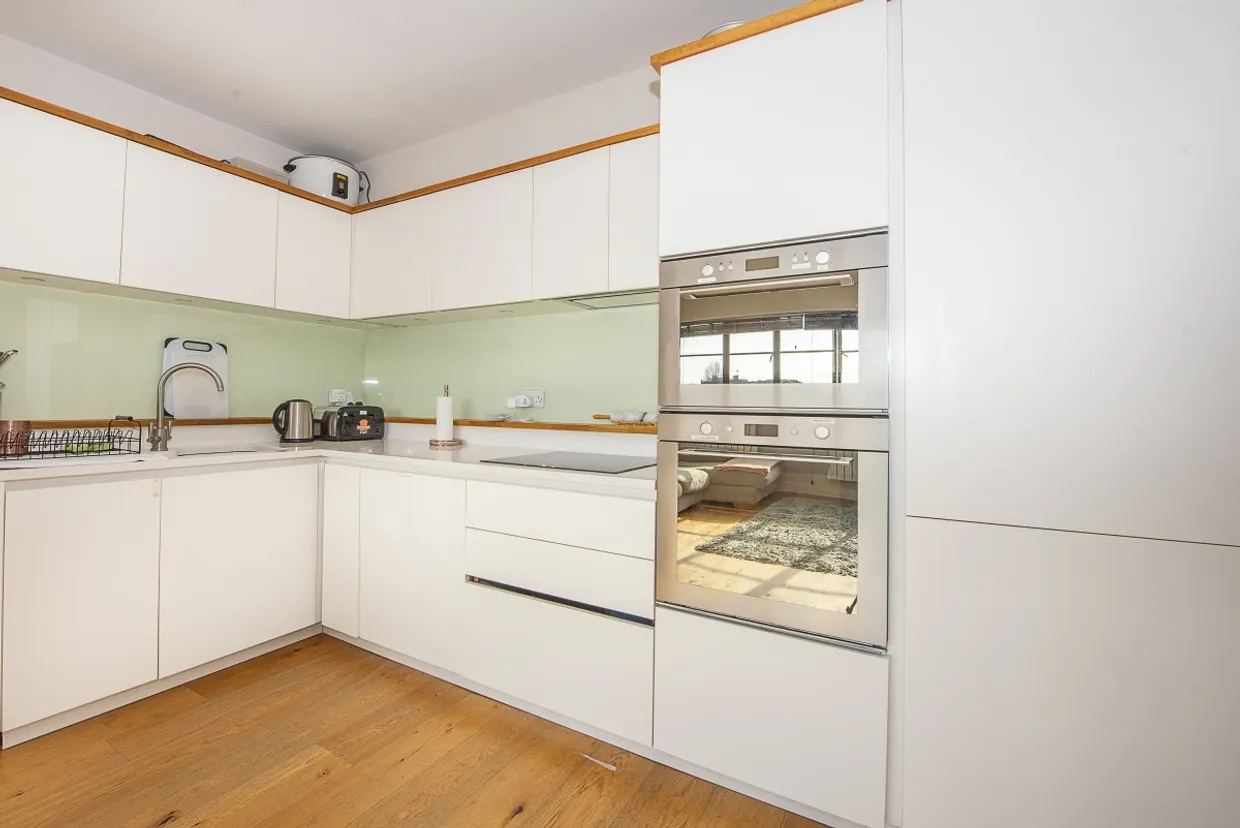 Cowleaze Road Kingston upon Thames KT2 photo 2