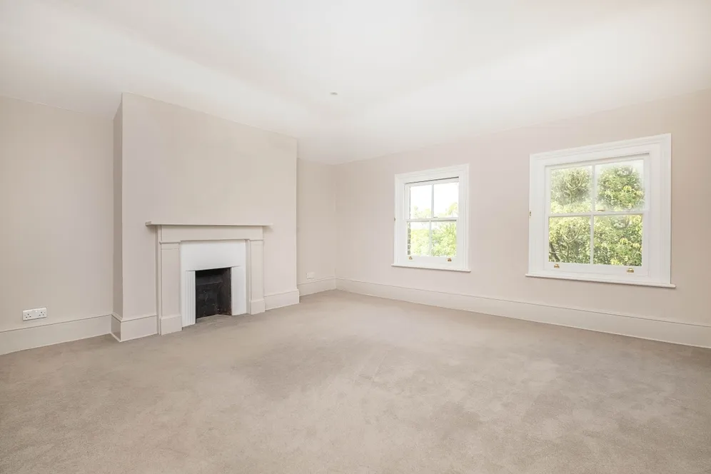 Queens Road Kingston Upon Thames KT2 photo 3