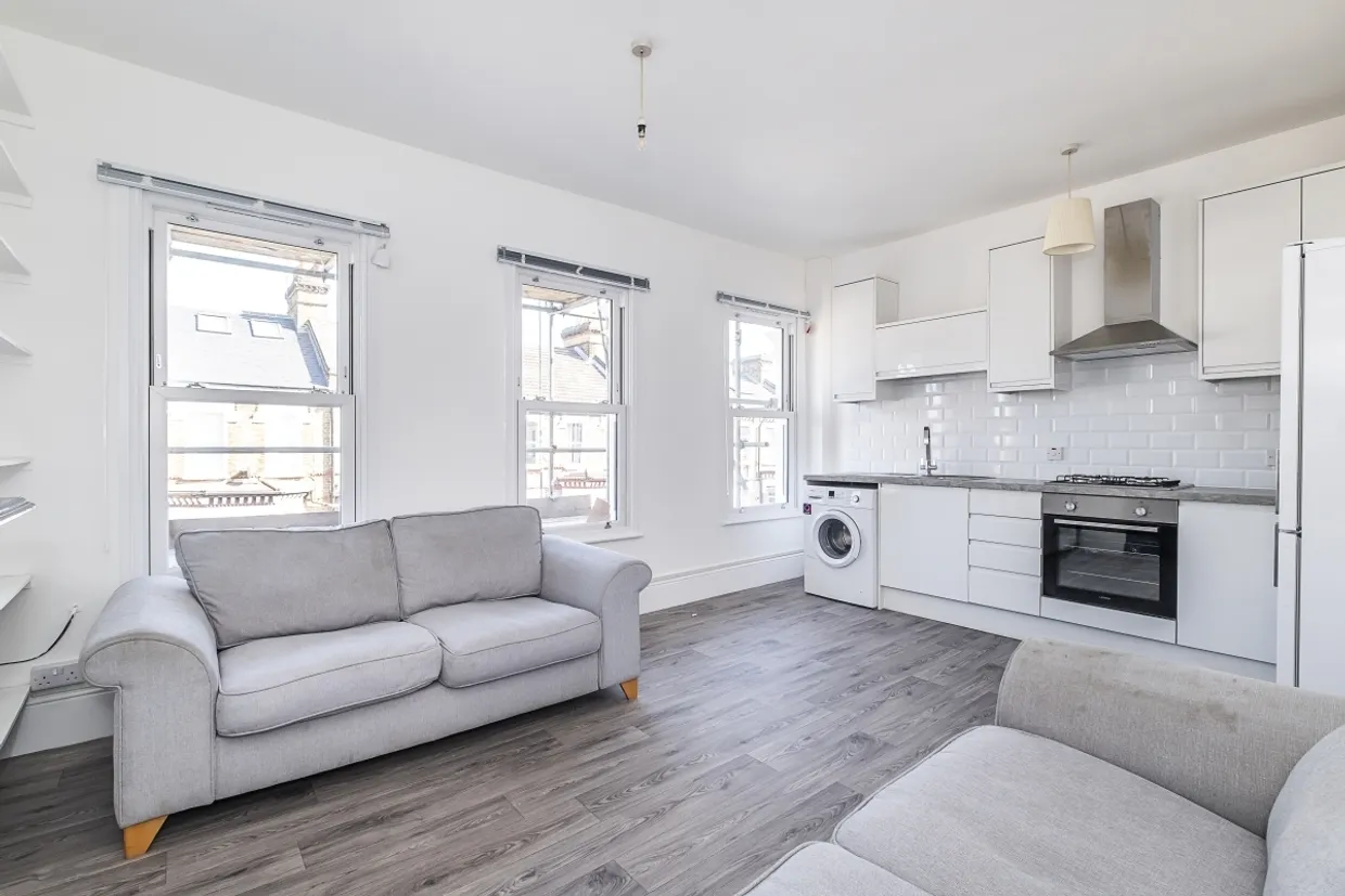Tremadoc Road London SW4 photo 7