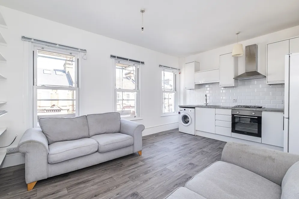 Tremadoc Road London SW4 photo 7