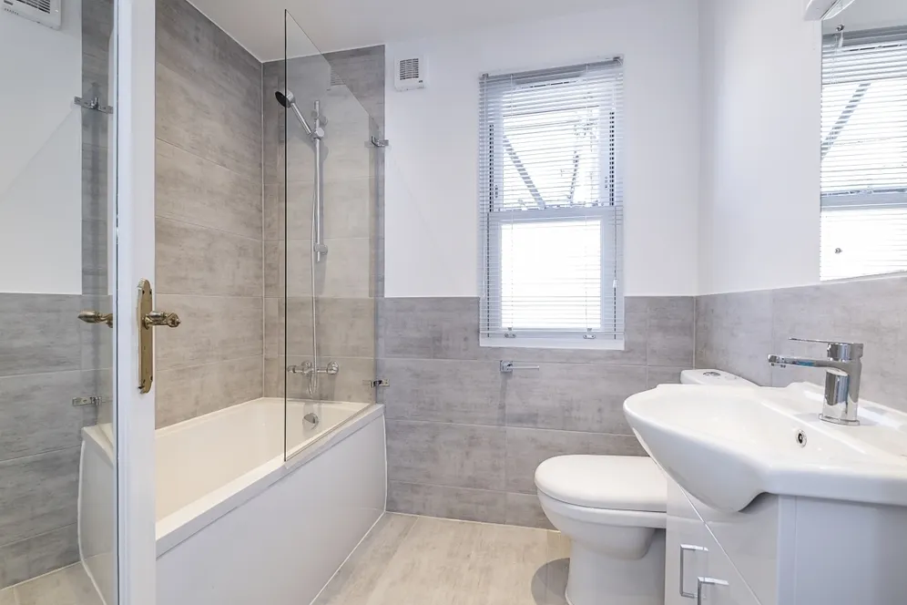 Tremadoc Road London SW4 photo 8