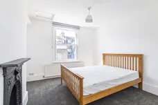 Tremadoc Road London SW4 photo 9