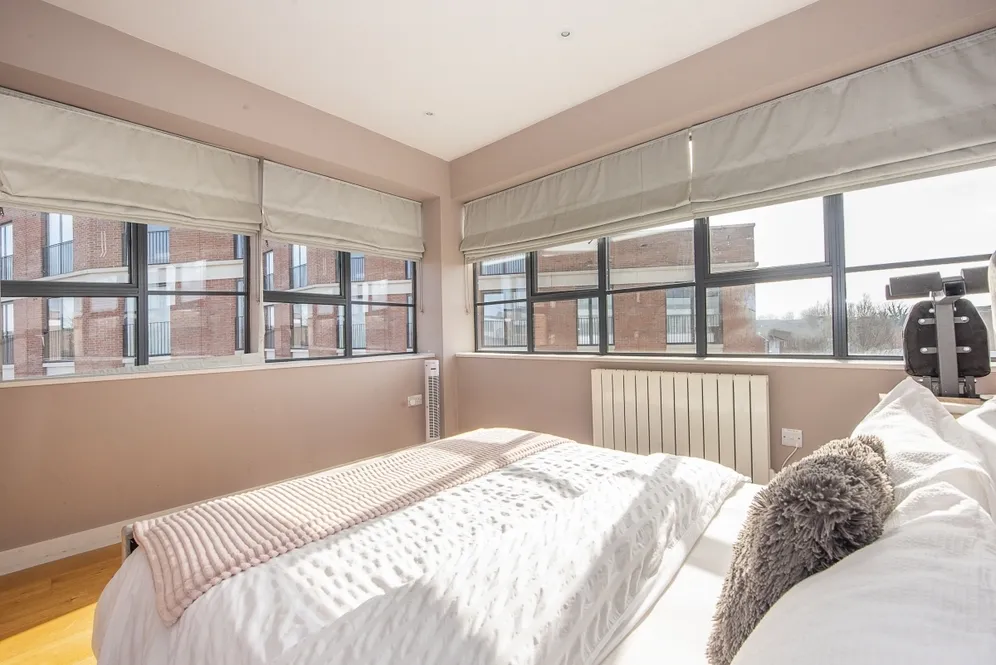 Cowleaze Road Kingston upon Thames KT2 photo 9