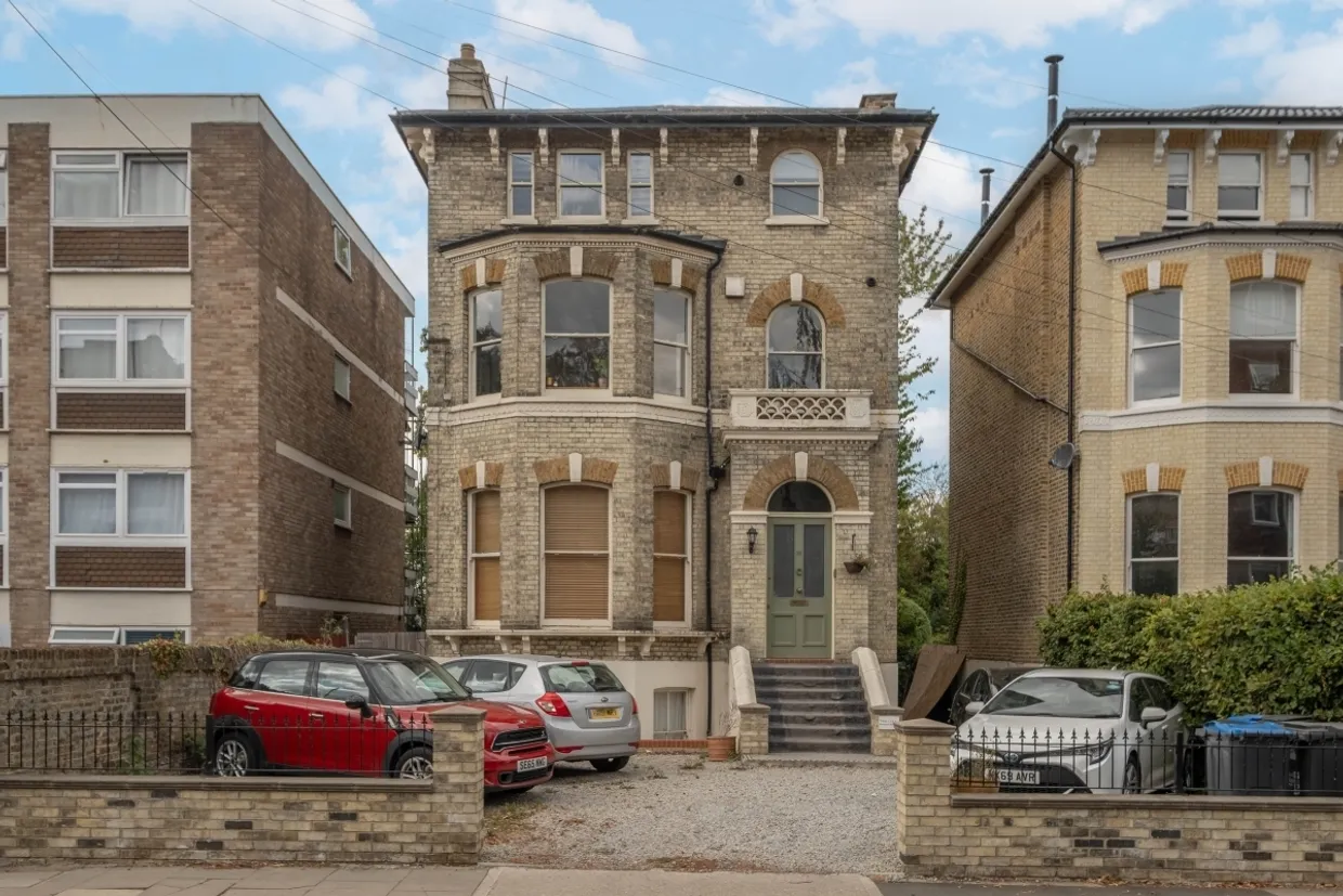 Queens Road Kingston Upon Thames KT2 photo 9