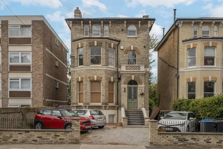Queens Road Kingston Upon Thames KT2