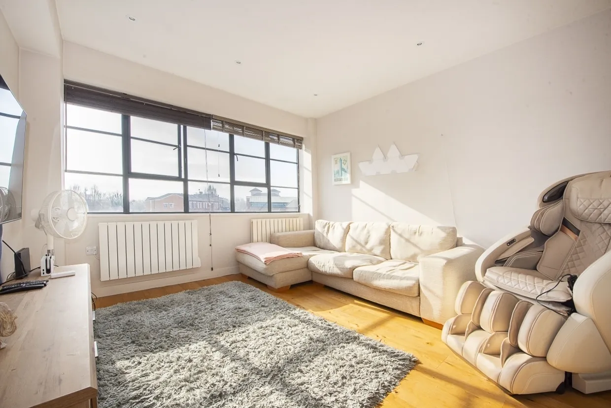 Cowleaze Road Kingston upon Thames KT2 photo 11