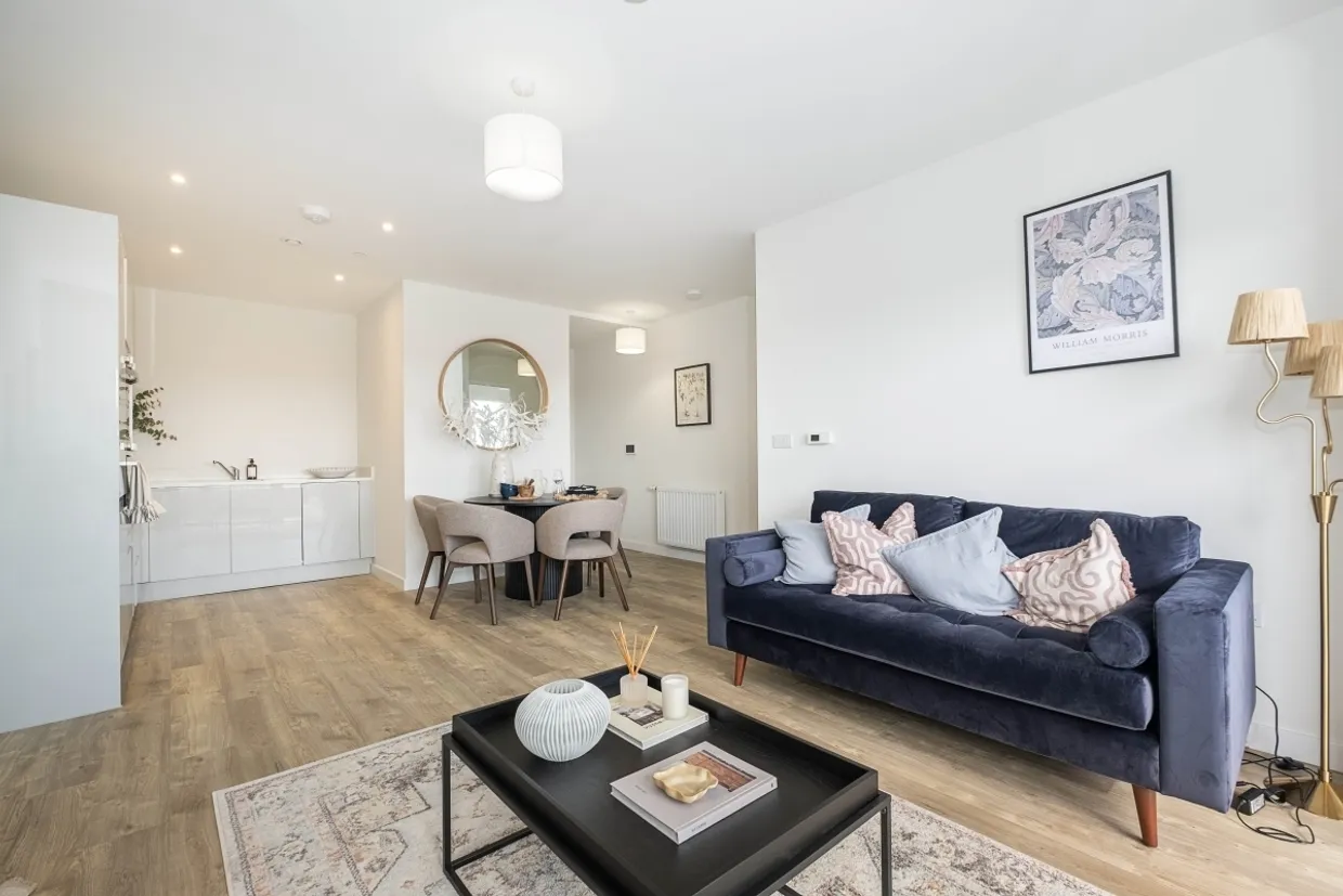 Elmsleigh Road Staines TW18 photo 2