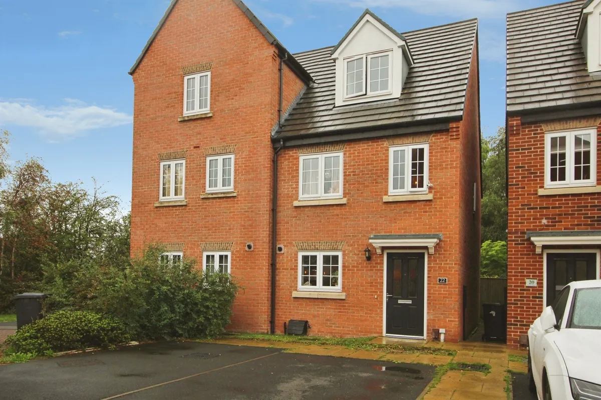Pullman Crescent, LEEDS