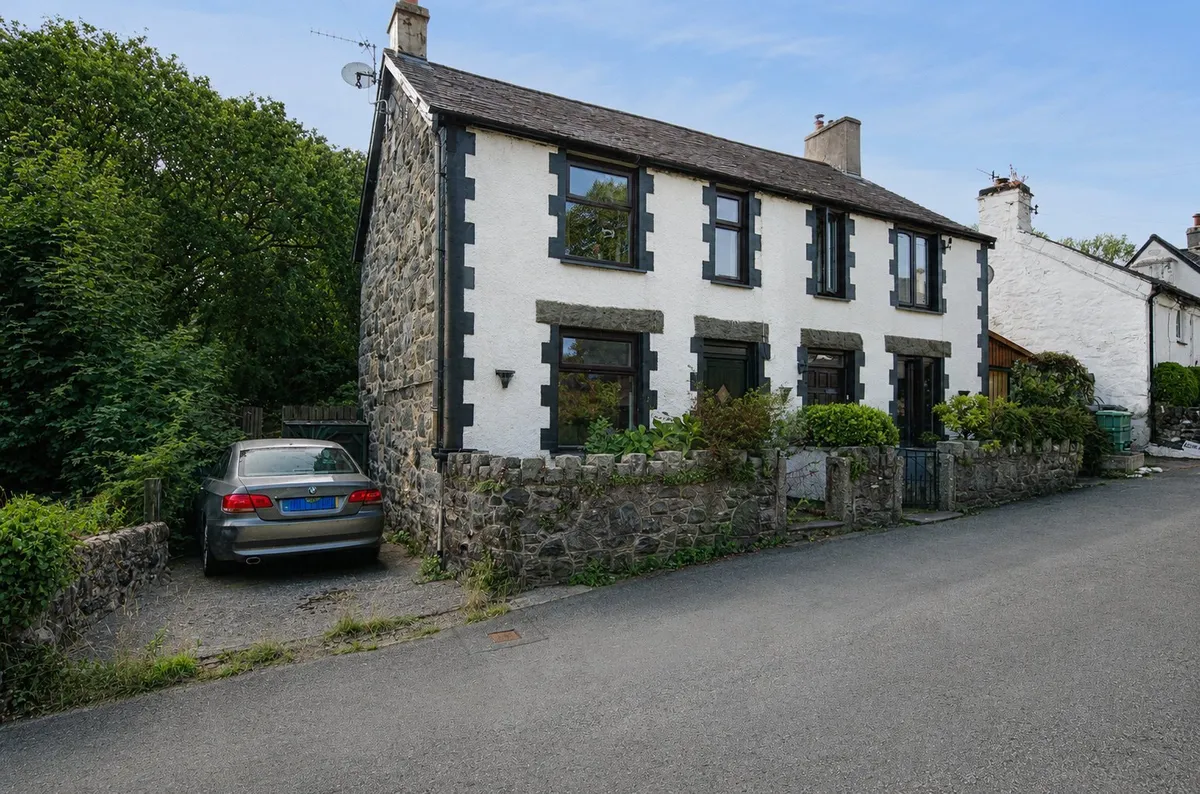 Rowen, Conwy, LL32