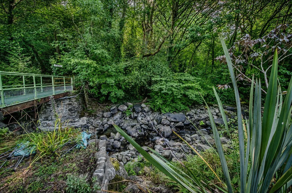 Rowen, Conwy, LL32