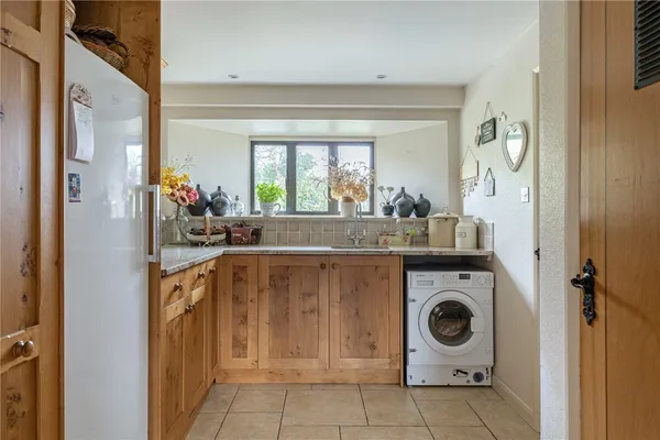 Blackmoor, West Buckland, TA21 photo 6