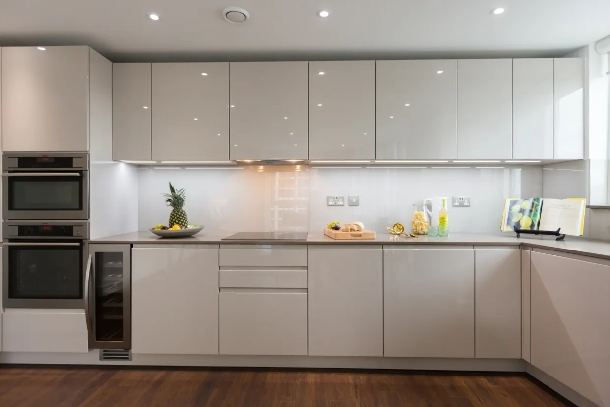 39, Nine Elms Point, Haydn Tower photo 2