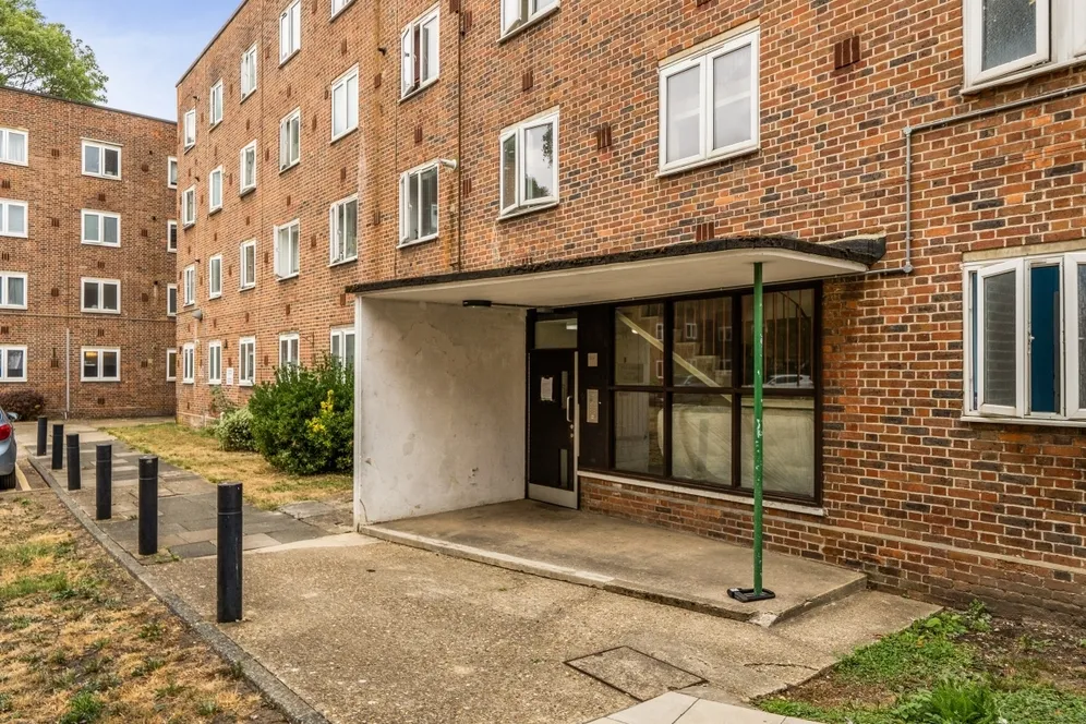 Friern Barnet Lane London N20 photo 2