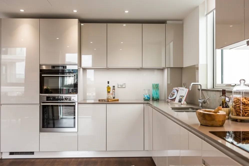 20, Nine Elms Point, Haydn Tower photo 3