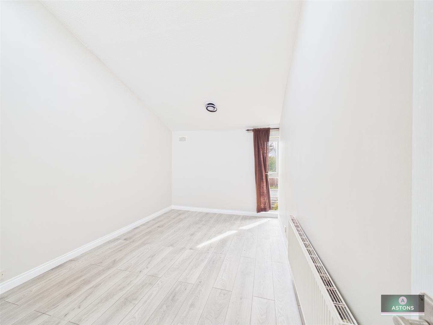 Turnpike Place, Langley Green, Crawley Image 9