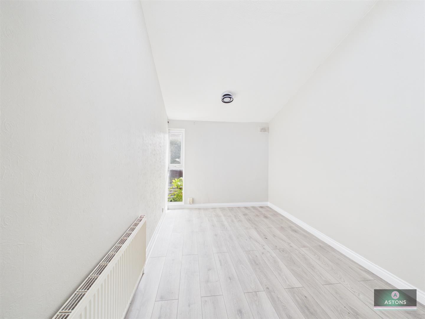 Turnpike Place, Langley Green, Crawley Image 11