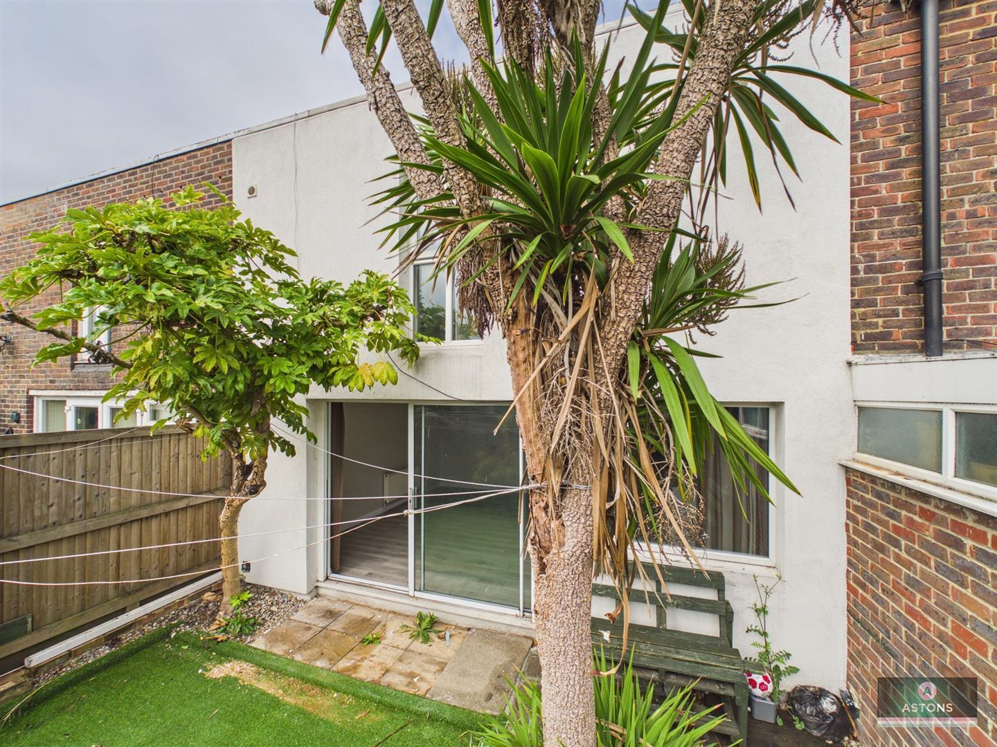 Turnpike Place, Langley Green, Crawley Image 13