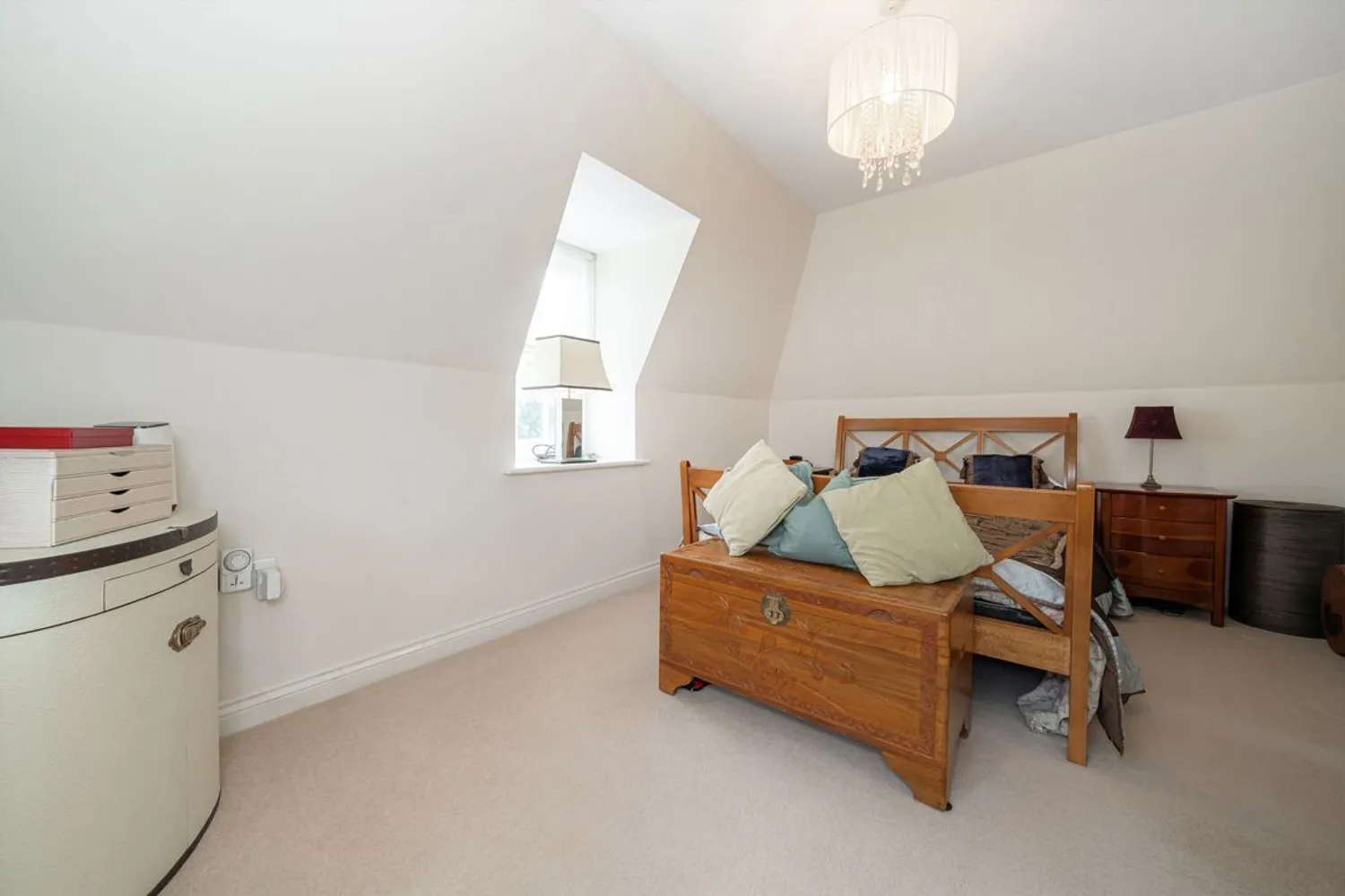 Lincoln Grove, Weybridge, KT13 photo 8