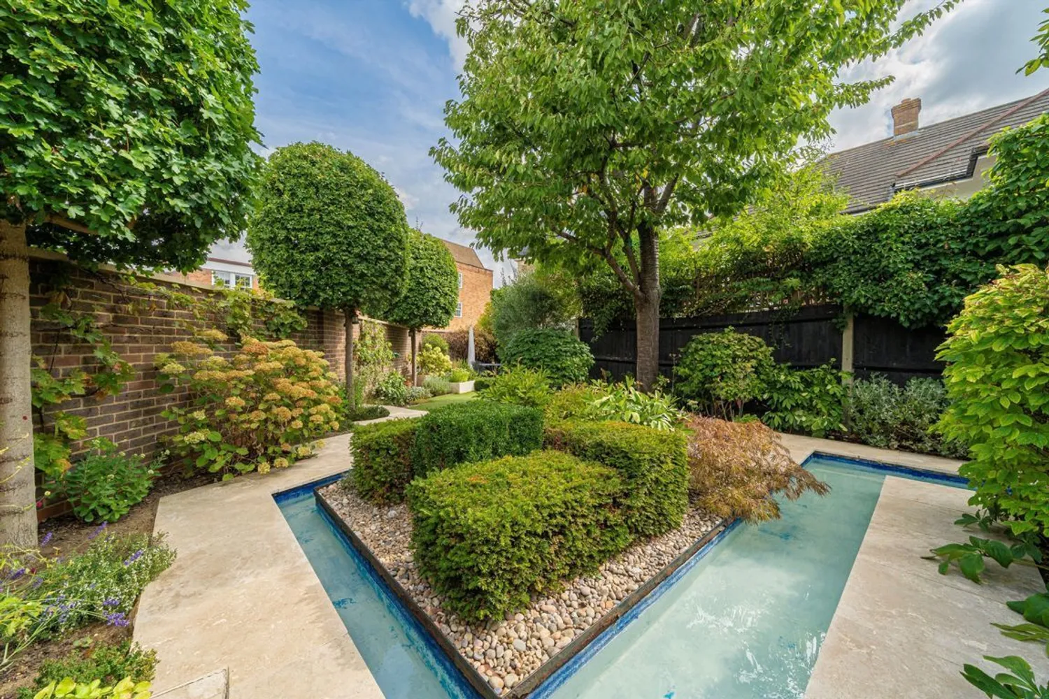Lincoln Grove, Weybridge, KT13 photo 12