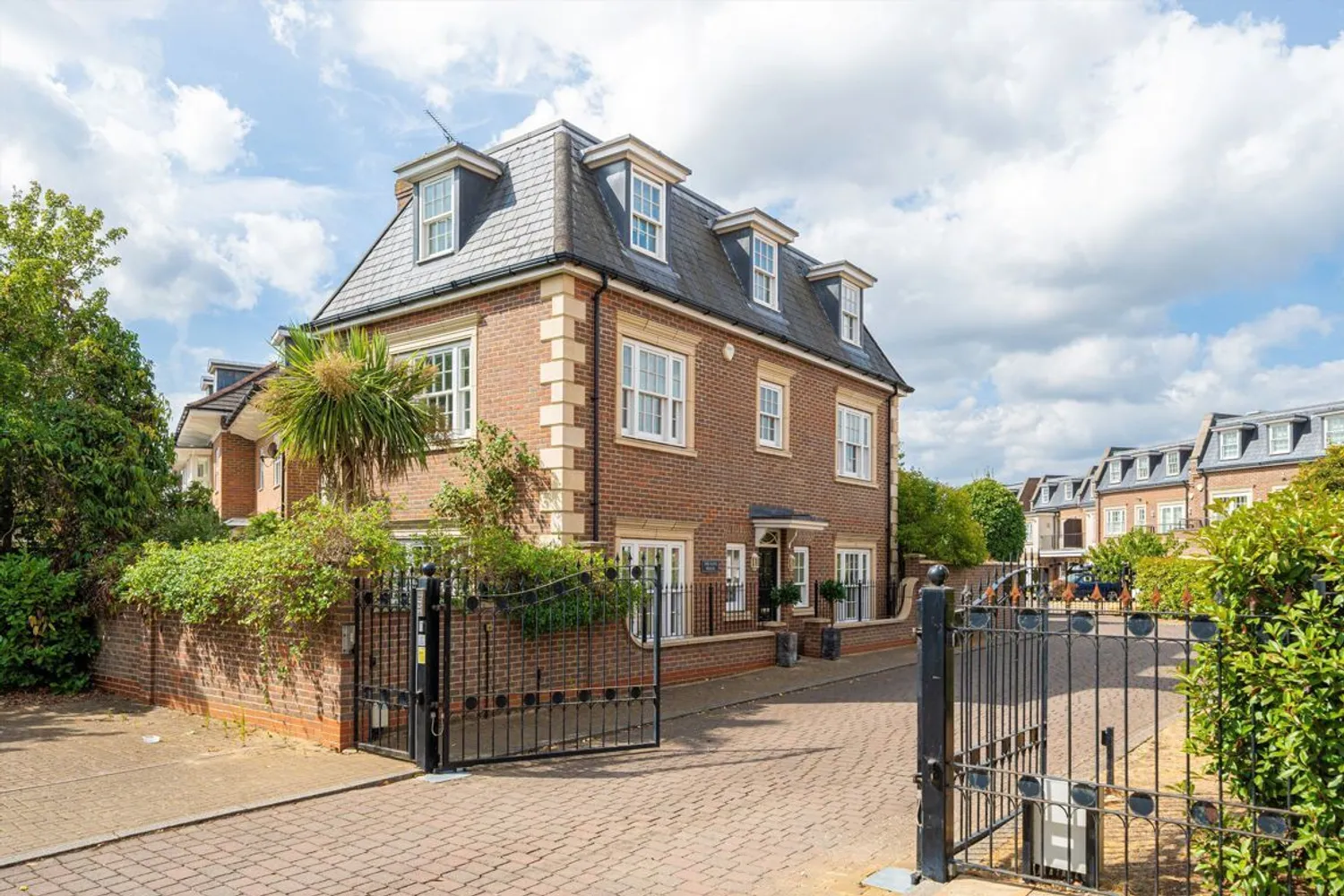 Lincoln Grove, Weybridge, KT13 photo 15