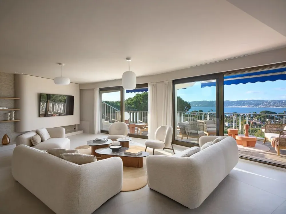 Video tour for Antibes (Cap d'Antibes), 06160, France