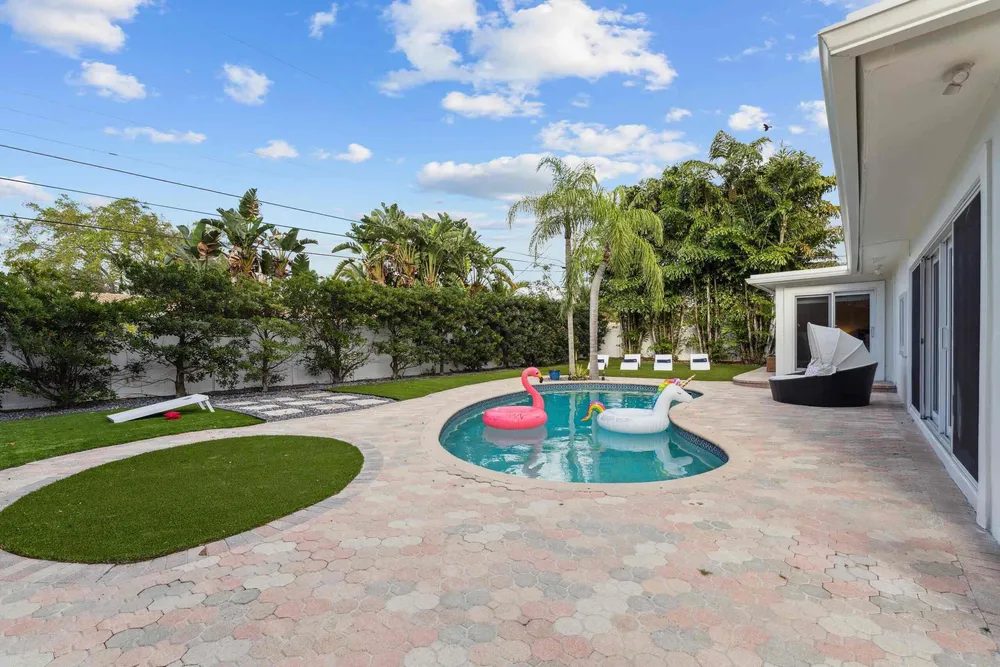 2205 NE 30th St, Lighthouse Point, FL 33064