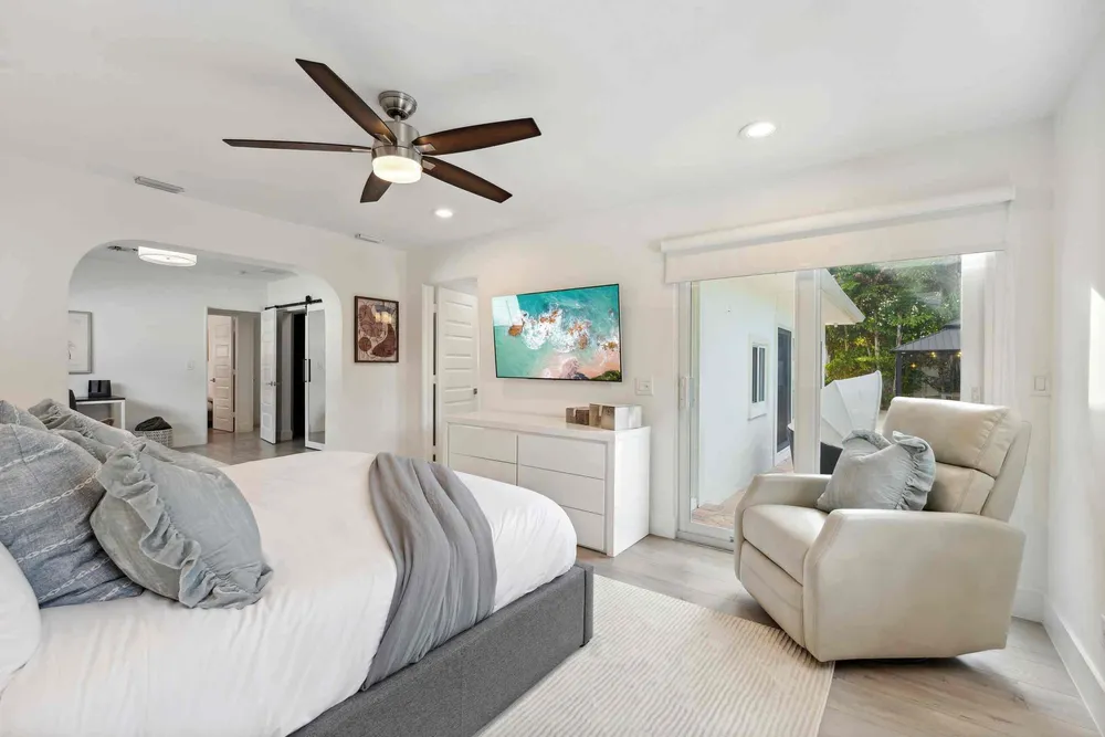 2205 NE 30th St, Lighthouse Point, FL 33064