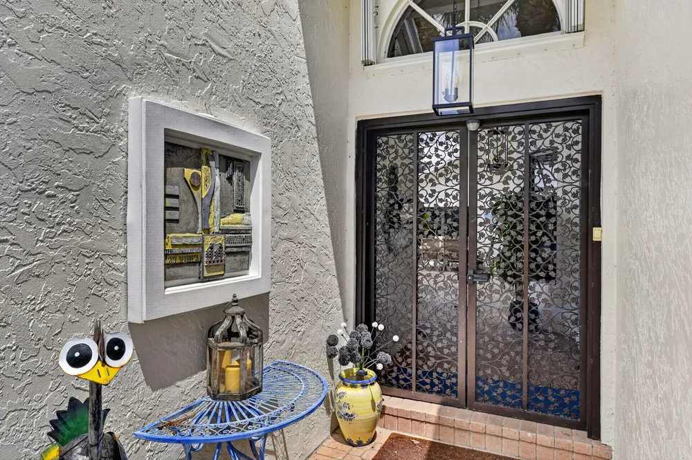 2865 N Clearbrook Circle, Delray Beach, FL 33445