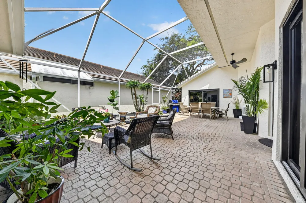2865 N Clearbrook Circle, Delray Beach, FL 33445