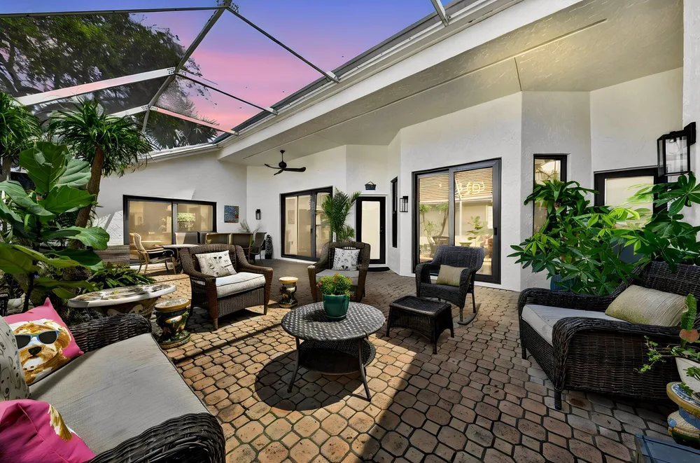 2865 N Clearbrook Circle, Delray Beach, FL 33445