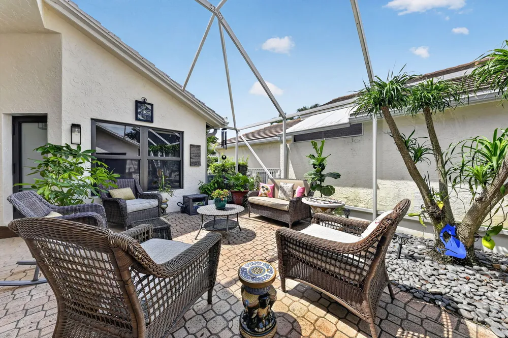 2865 N Clearbrook Circle, Delray Beach, FL 33445