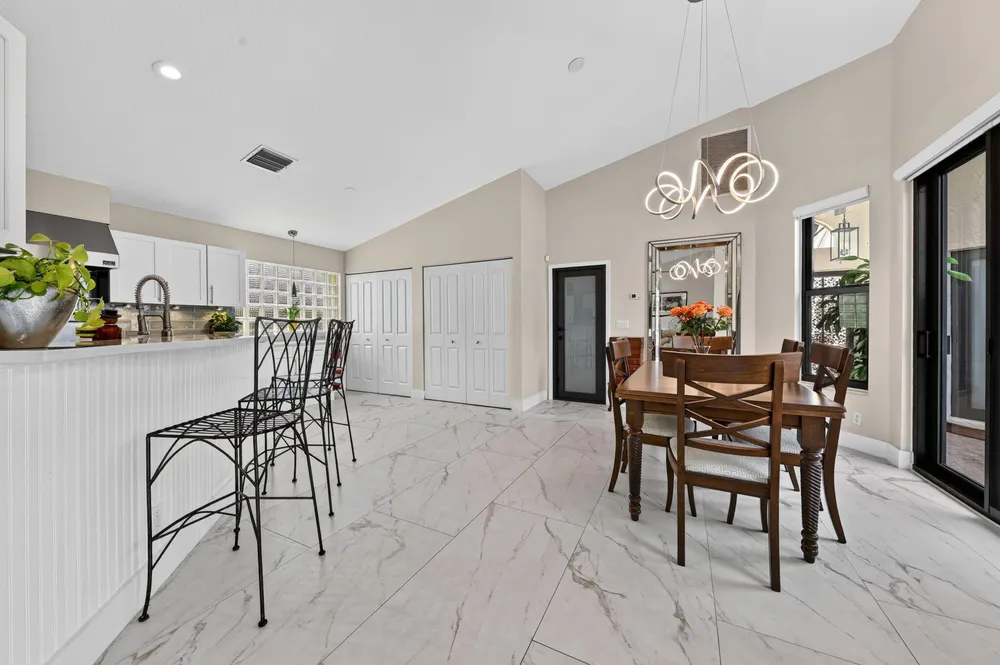 2865 N Clearbrook Circle, Delray Beach, FL 33445