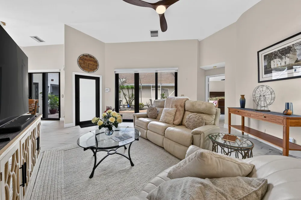 2865 N Clearbrook Circle, Delray Beach, FL 33445