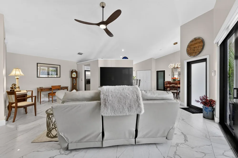 2865 N Clearbrook Circle, Delray Beach, FL 33445
