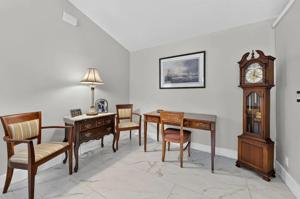 2865 N Clearbrook Circle, Delray Beach, FL 33445