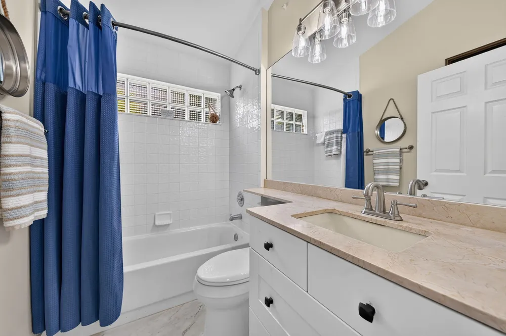 2865 N Clearbrook Circle, Delray Beach, FL 33445