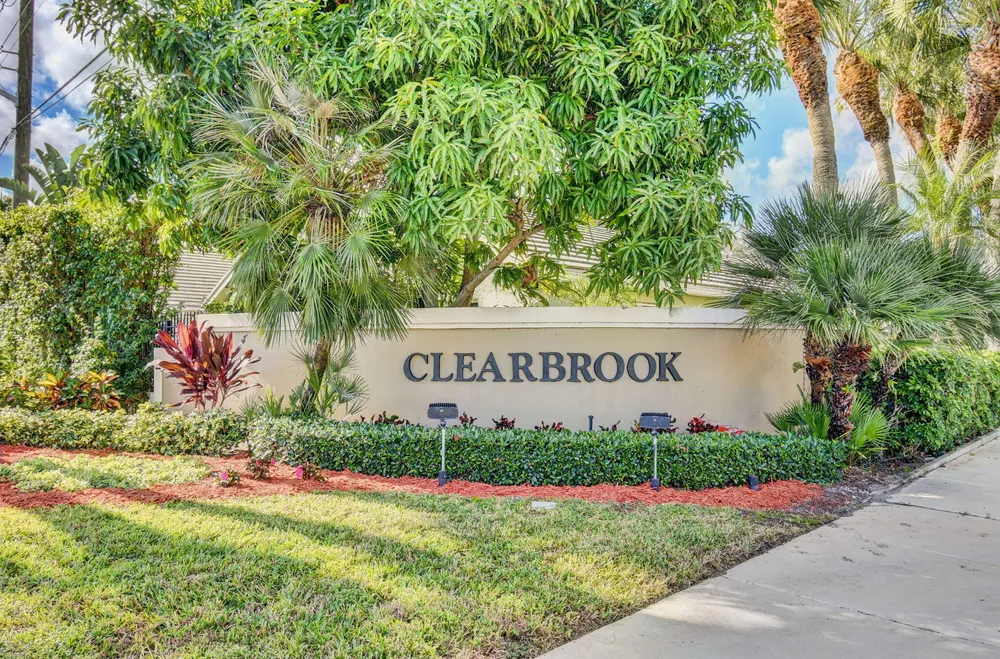 2865 N Clearbrook Circle, Delray Beach, FL 33445