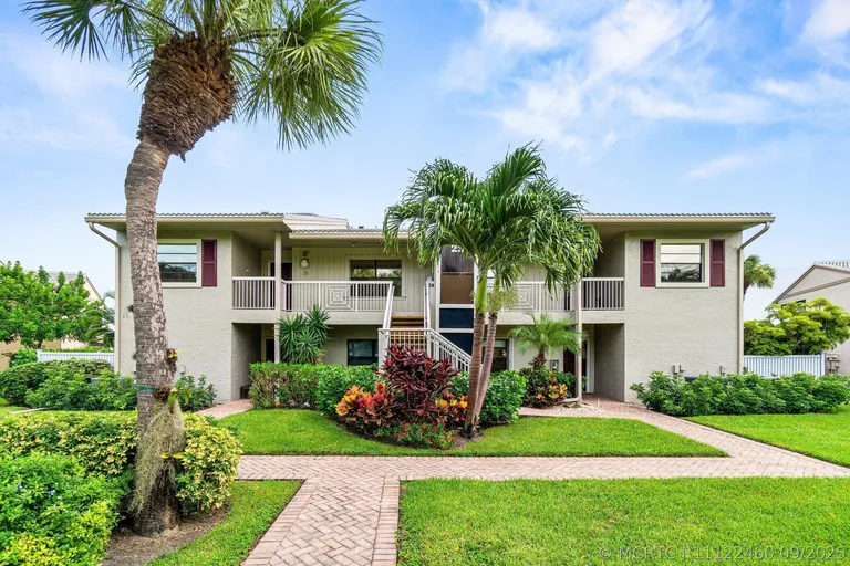 23 Eastgate Dr, Boynton Beach, FL 33436