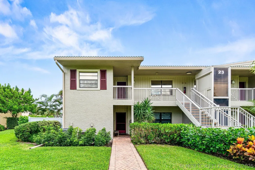 23 Eastgate Dr, Boynton Beach, FL 33436