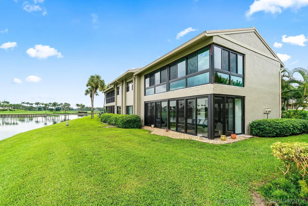 23 Eastgate Dr, Boynton Beach, FL 33436