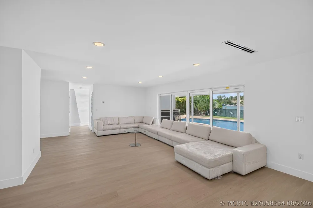 631 N Mashta Dr, Key Biscayne, FL 33149